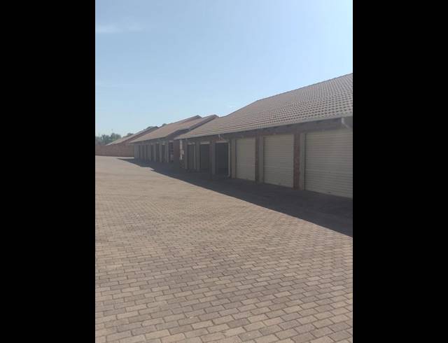 3 BEDROOM TOWNHOUSE FOR SALE IN DALPARK EXT 1